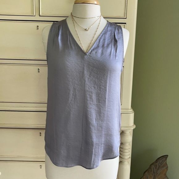 Banana Republic pale blue silky tank. Size XS - Picture 1 of 8
